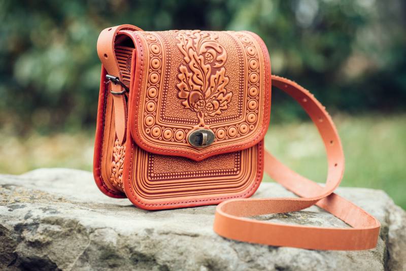 Braune Leder Umhängetasche - Crossbody Bag Handtasche Ethno Tasche Messenger Damen Frauen Geschenk von GoGodz