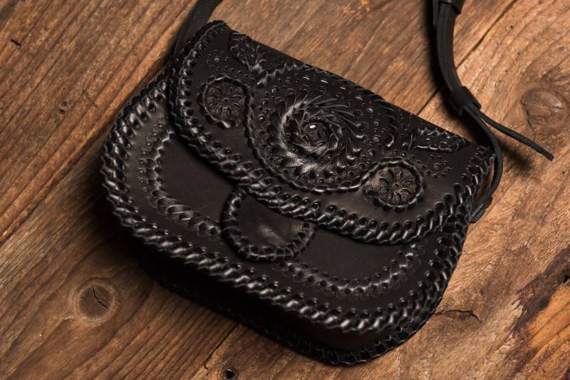 Schwarze Leder Umhängetasche - Ethno Tasche Messenger Handtasche Abend Damen Designer von GoGodz