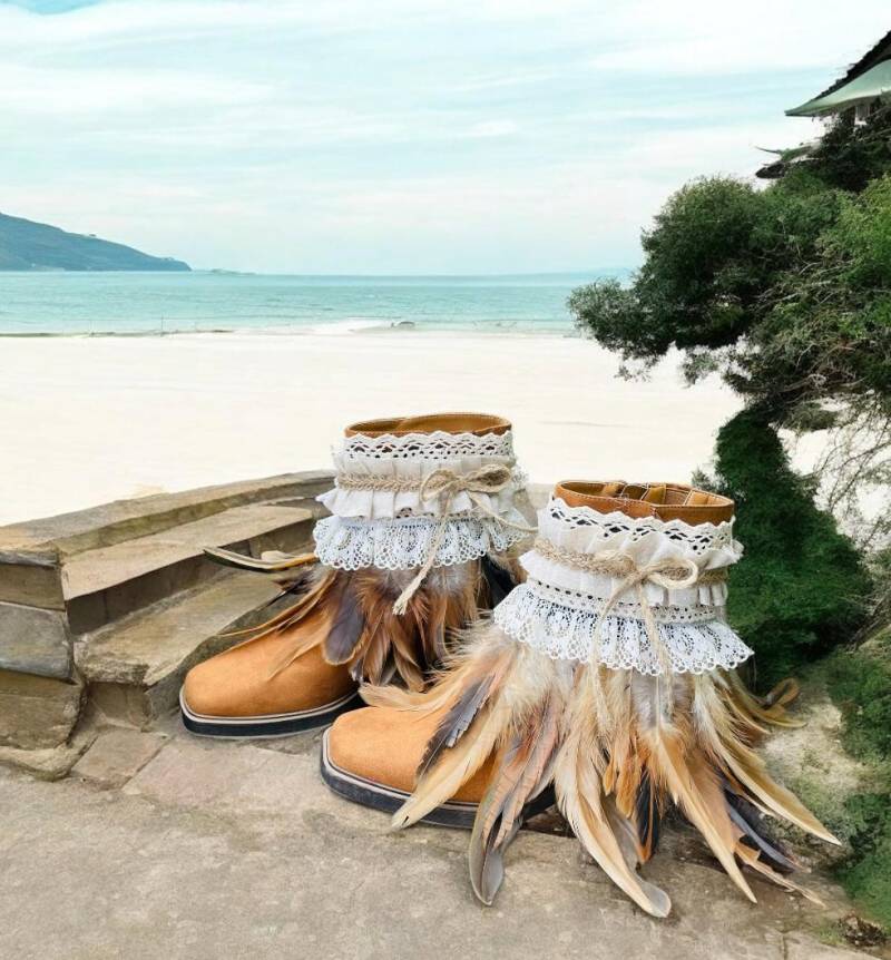 Feder Cowboy Boot Cuffs Stiefelüberzieher Mit Quasten von GoToBoutique