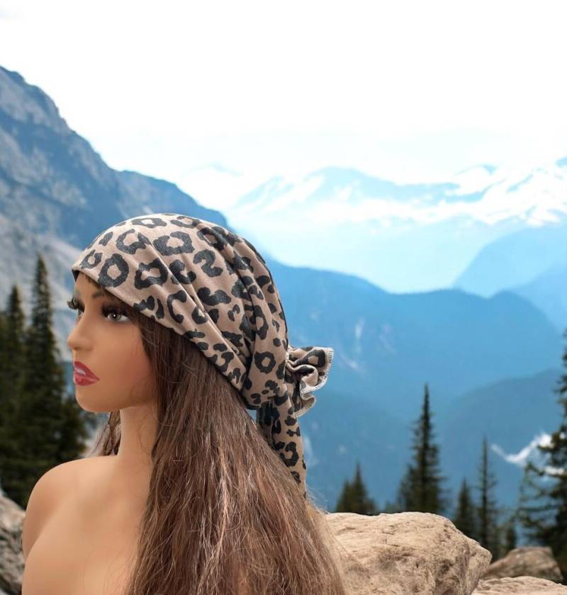 Fringe Slouch Mütze Gepard Damen Tie Back Beanie Übergroßer Hut Chemo Kopfbedeckung von GoToBoutique