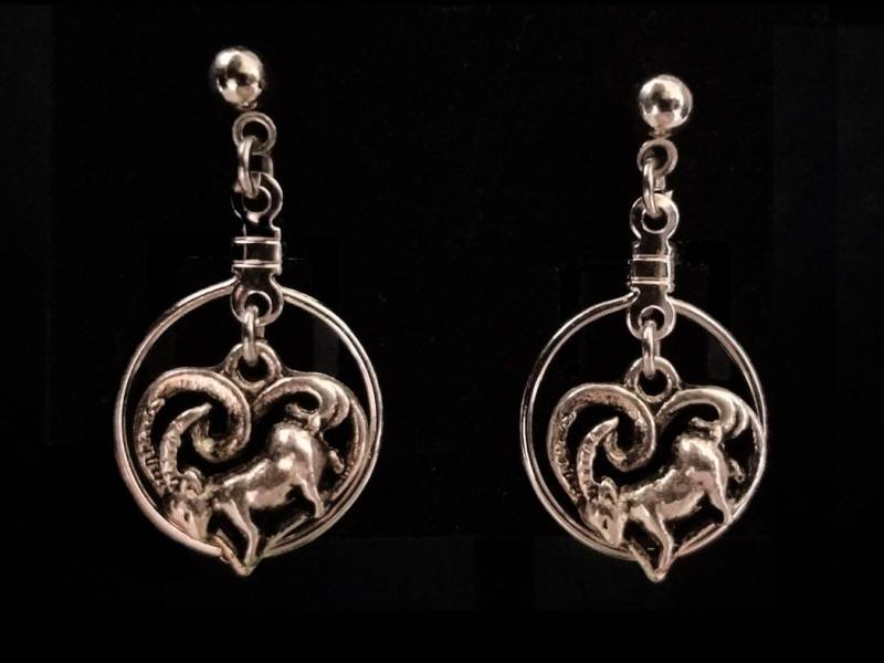 Goat Love - Ziegenherz Ohrringe in Einem Kreis d Goat Love - Ziegenherz Ohrringe in Einem Kreis d von GoatShirts