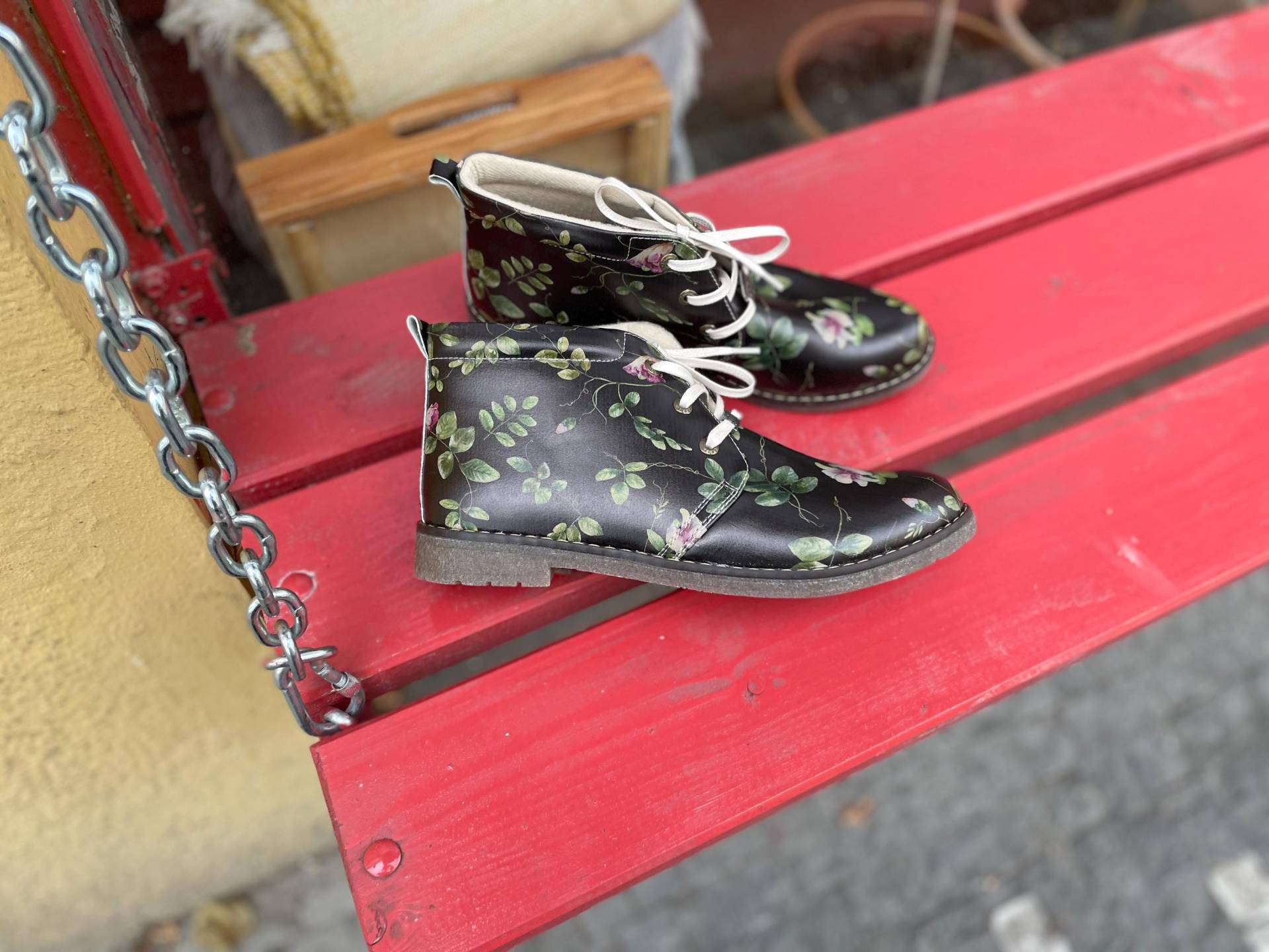 Handarbeit | Vegan Leder Frauen Low Ankle Goby Stiefel Pflanzen & Blumen von GobyEurope