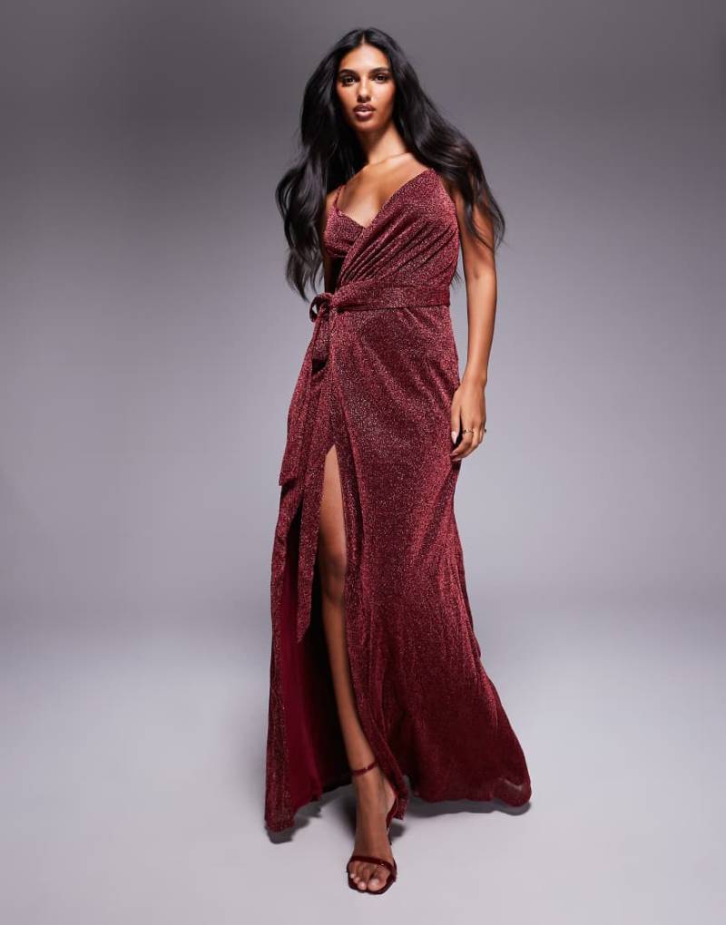 Goddiva - Maxikleid in Rot mit Wickeloptik, Spaghettiträgern und Schlitz von Goddiva