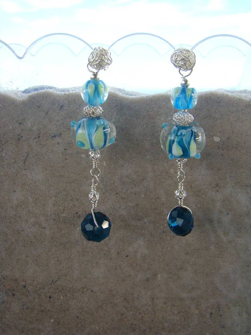 Aqua Und Kalk Harlekin Lampwork & Sterling Ohrstecker Aqua Und Kalk Harlekin Lampwork & Sterling Ohrstecker von GodsSisters