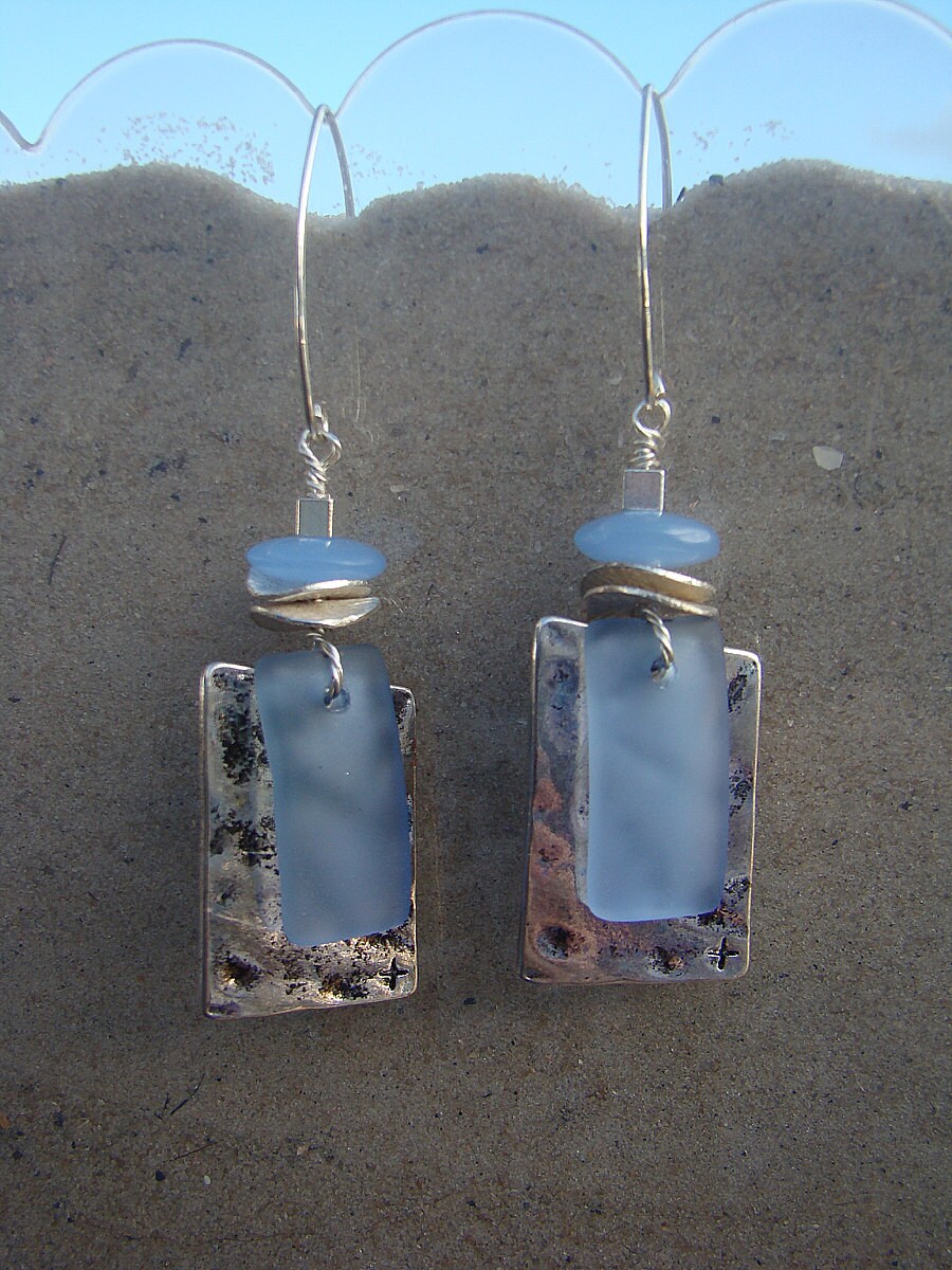 Blaues Meer Glas Mit Dimpled Antik Silber Vergoldet Messing Und Sterling Ohrringe Blaues Meer Glas Mit Dimpled Antik Silber Vergoldet Messing Und Sterling Ohrringe von GodsSisters