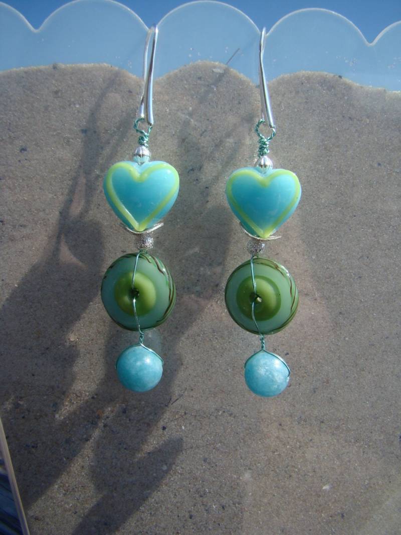 Türkis Lampwork Herz Skizziert in Kalk Glas Meer Grün Niob Draht Funkeln Perlen Und Gebürstet Oblaten Türkis Lampwork Herz Skizziert in Kalk Glas Meer Grün Niob Draht Funkeln Perlen Und Gebürstet Oblaten von GodsSisters