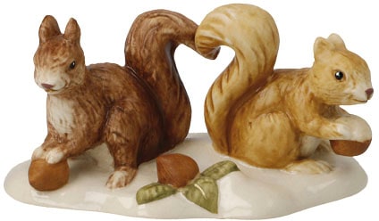 Goebel Weihnachtsfigur "Tierfigur - Eichhörnchen auf Futtersuche, Höhe ca. 4 cm" Sammlerfigur, Weihnachtsdeko, Dekofigur aus Steingut von Goebel