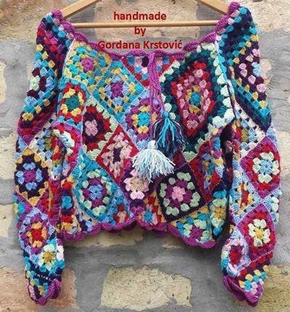 Handgefertigte Multicolor Wolle Oma Quadrat Crop Top Lange Ärmel Kalte Schulter Kordelzug Hals Tragbare Kunst Slow Fashion Feine Garn Detail von GogArt