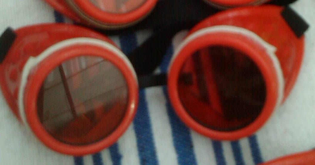 Red Cyber Punk-Schutzbrillen Hand Maßgeschneiderte Uk Lieferung Red Cyber Punk-Schutzbrillen Hand Maßgeschneiderte Uk Lieferung von GogglesnStuff