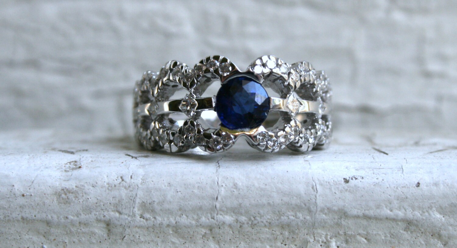 Reserviert - Einzigartiger Verlobungsring Aus 18K Weißgold Mit Diamant Und Natürlichem Saphir 1.96Ct von GoldAdore