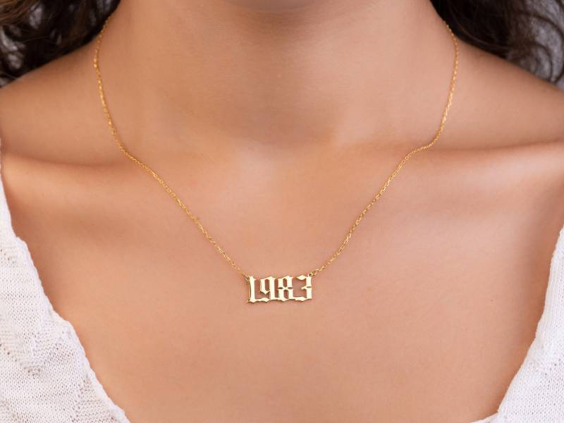 Jahr Halskette, Geburtsjahr Benutzerdefinierte Datum Personalisierte Neujahr Halskette von GoldAndPieces
