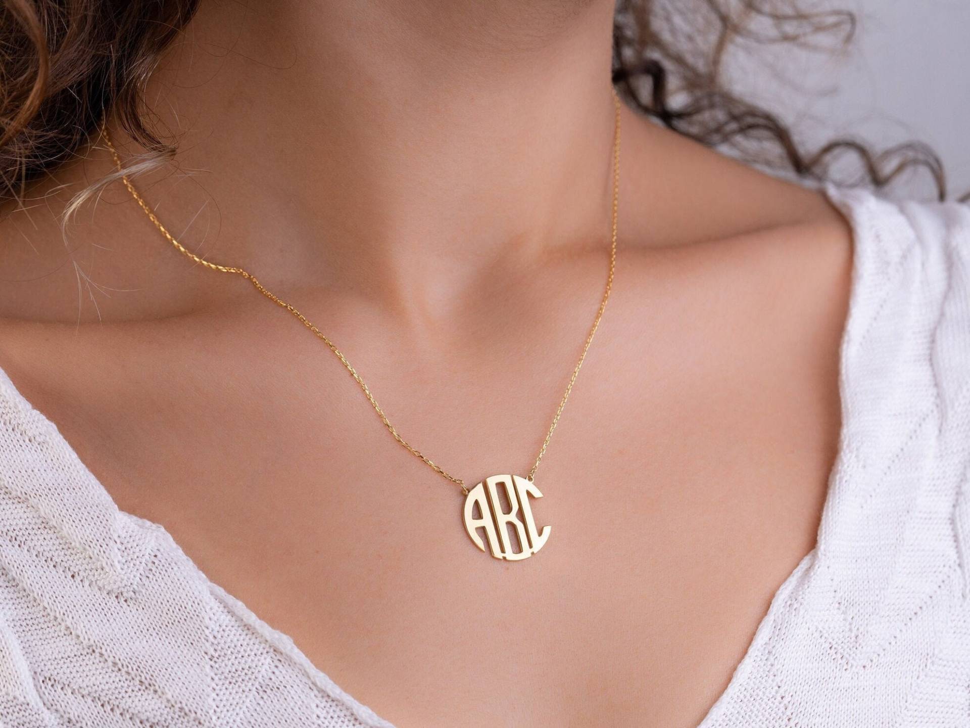 Monogramm Halskette, Personalisierte Goldmonogramm Mütter Geschenk, Benutzerdefinierte Block-Monogramm Initialen Halskette von GoldAndPieces