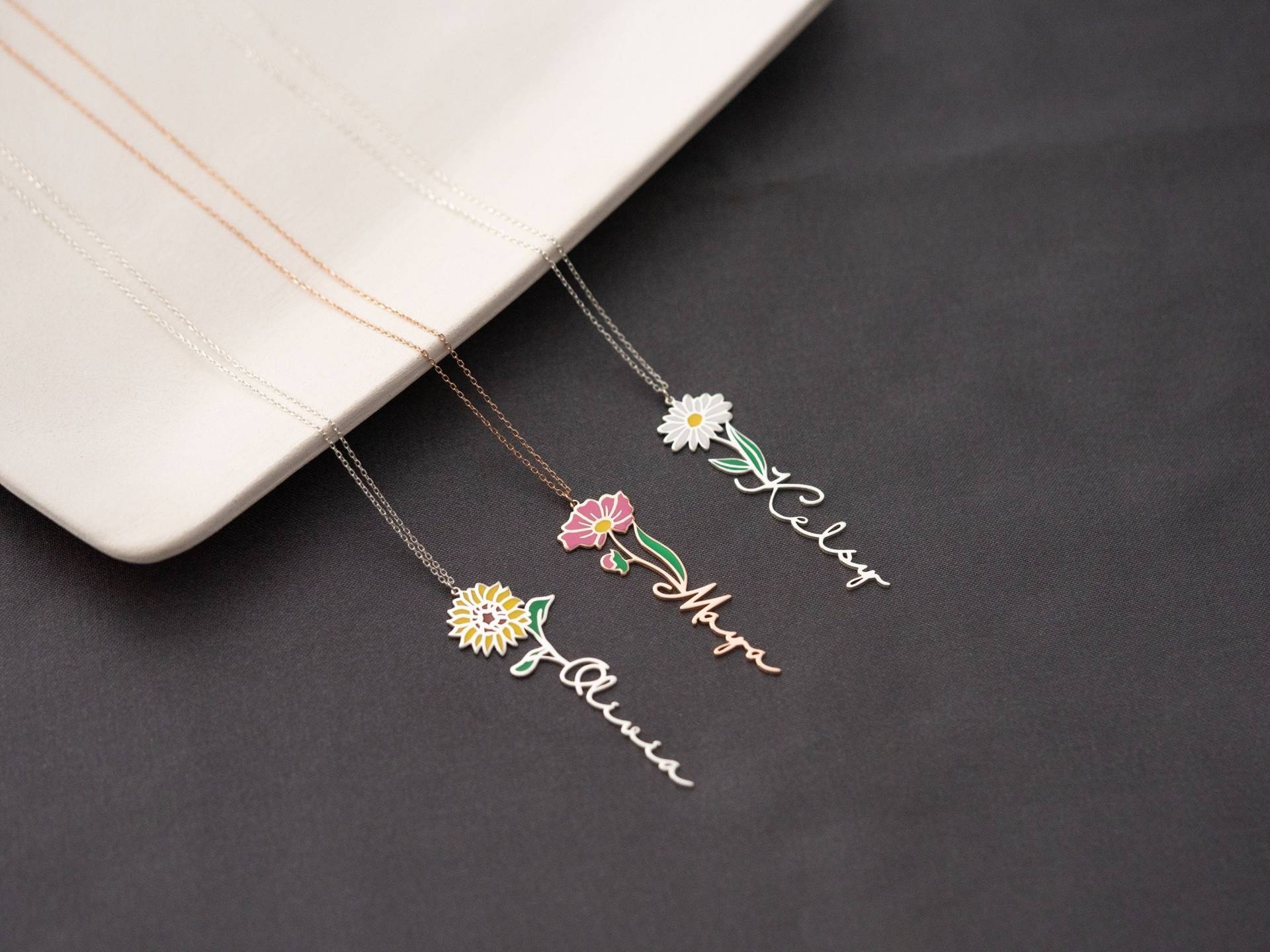 Personalisierte Geburtsblume Namen Halskette Sterling Silber Floral Schmuck von GoldAndPieces