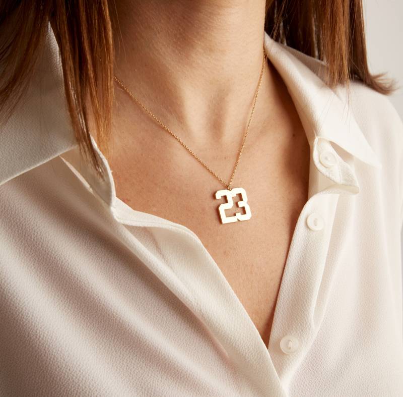 Personalisierte Sterling Silber Nummer Halskette Sport Anhänger von GoldAndPieces