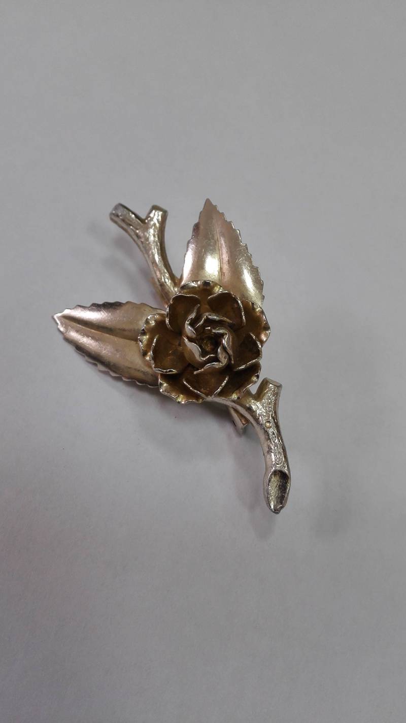 Pin Blumen Brosche Metall Rose Schlichte Vintage Auf Einem Ast 1980Er Jahre von GoldAnt