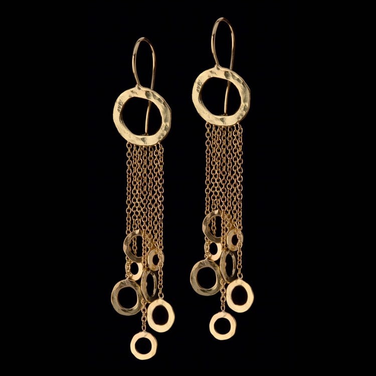 18K Solid Gold Baumeln Ohrringe, Zarte Mobile Ohrringe Mit Gehämmert Creolen An Ketten, Braut Ohrringe von GoldArtJewelry