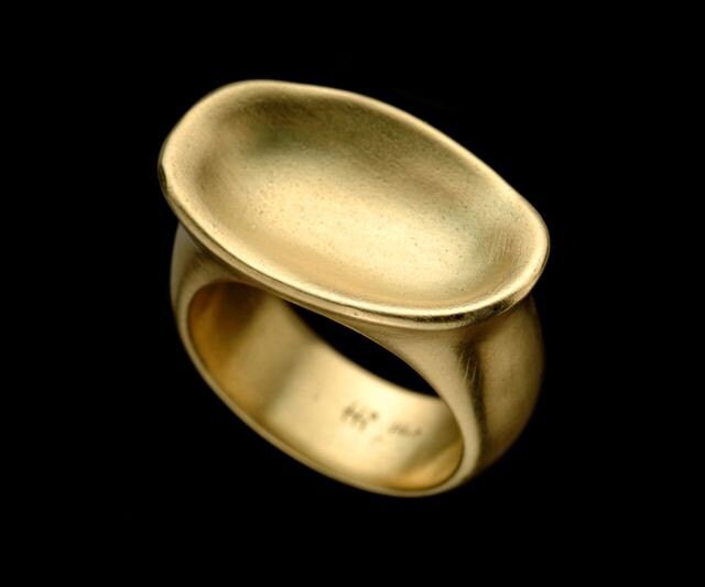 18K Solid Gold Statement Ring, Oval Gebogener Feiner Schmuck, Größenverstellbar von GoldArtJewelry