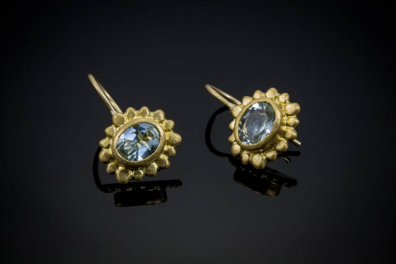 22 K Solid Gold Sonne Blume Ohrringe Mit Aquamarin, März Birthstone, Alten Stein Einstellung Technik, Feine Schmuck von GoldArtJewelry