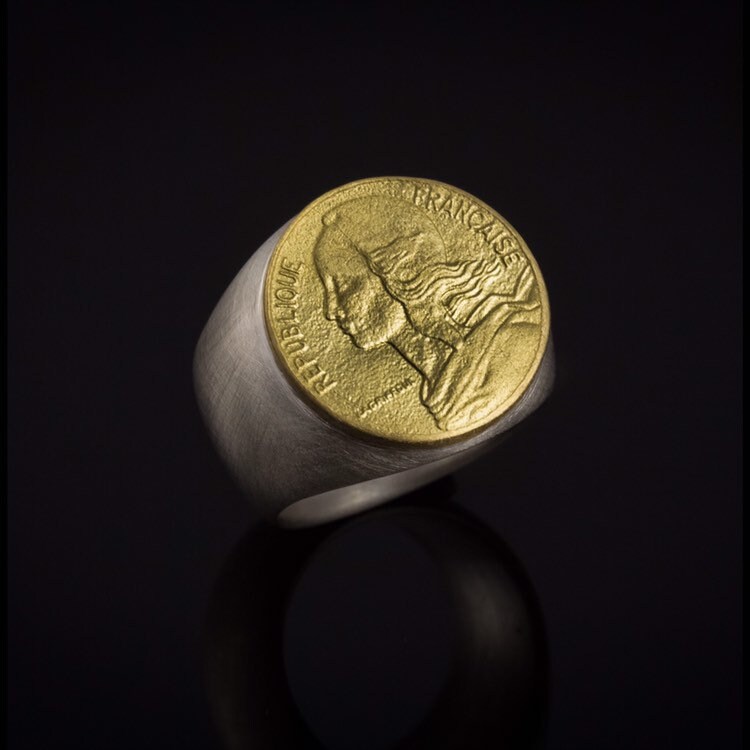 22 K Solide Verkauft Münze Auf Sterling Silber Rosa Ring, Statement Siegelring, Unisex Resisierbar von GoldArtJewelry