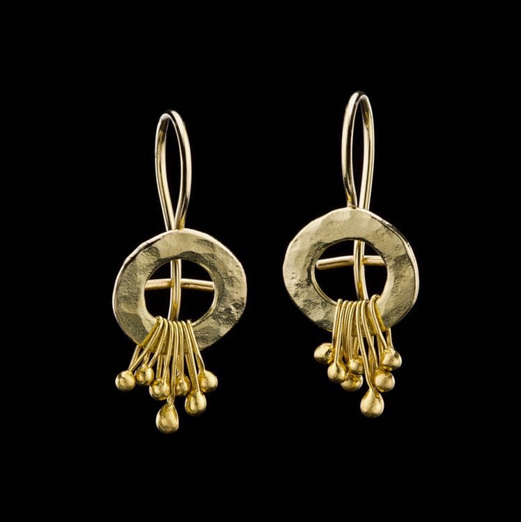 Solide Gold Baumbild Ohrringe, Tanzen 22K Tropfen Auf 18 K Gold Gehämmert Reifen, Feinen Schmuck von GoldArtJewelry