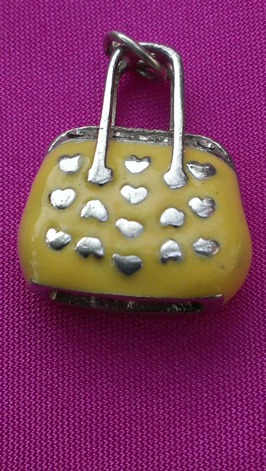 Love This One Cutest Yellow Geldbörse Charm Sterling Silber Gelb Emaille Herzen von GoldCoastAntique