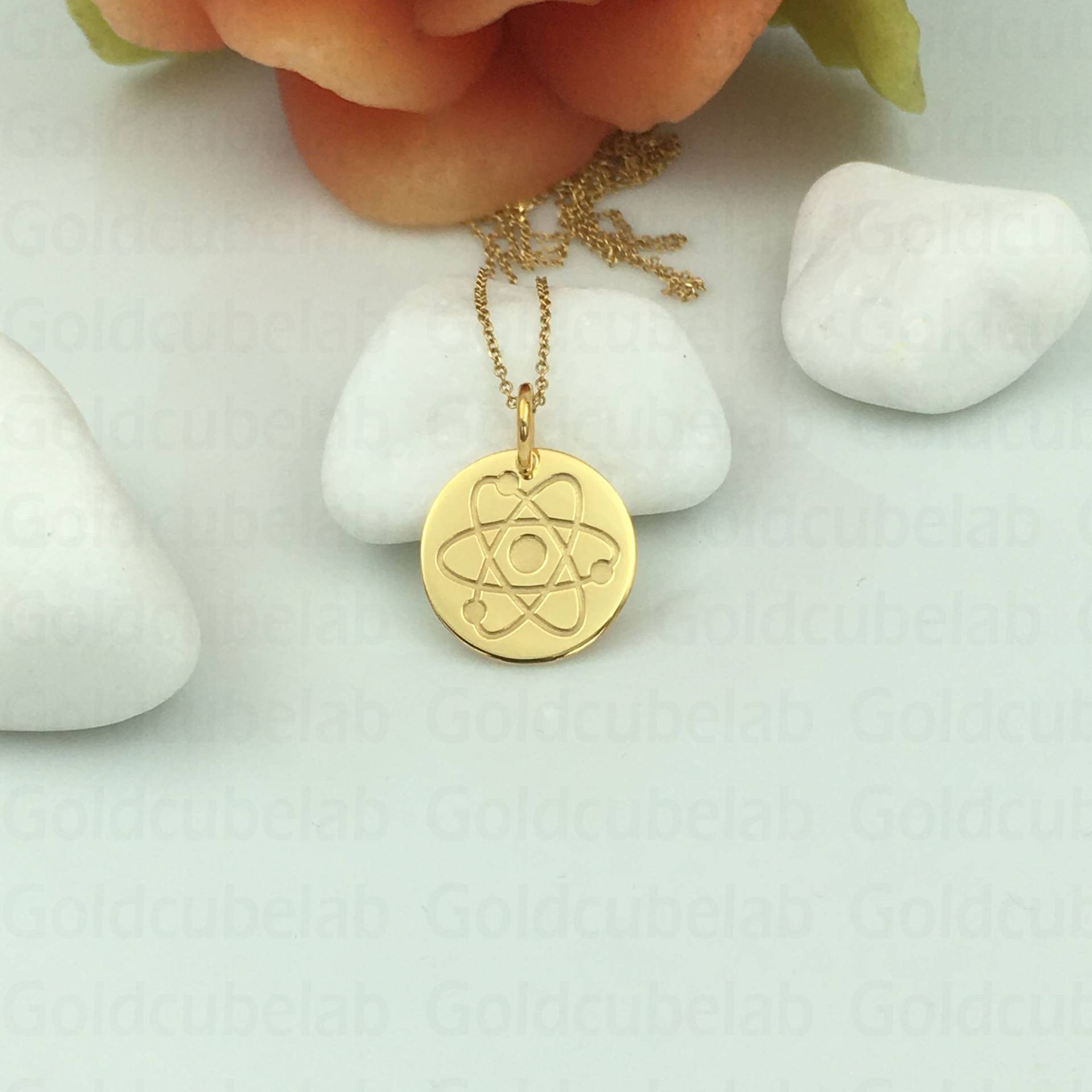 Echt 14K Solid Gold Atom Halskette, Personalisierte Anhänger, Wissenschaft Schmuck, Physik Halskette Charme, Chemie Disc von GoldCubeLab