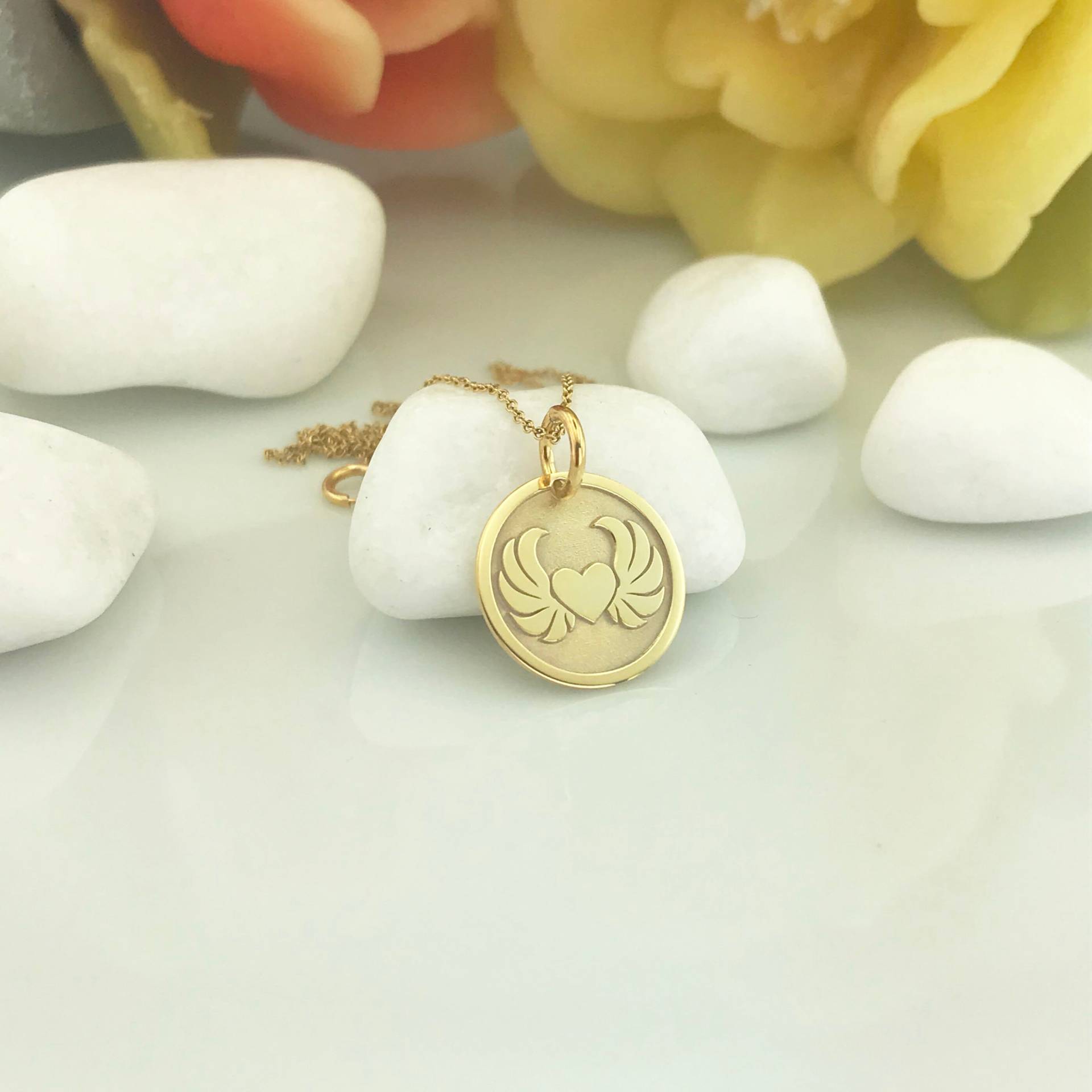 Echt 14K Solid Gold Geflügeltes Herz Halskette, Personalisierte Engel Anhänger, Zierliche Geflügelte Liebe Charm von GoldCubeLab