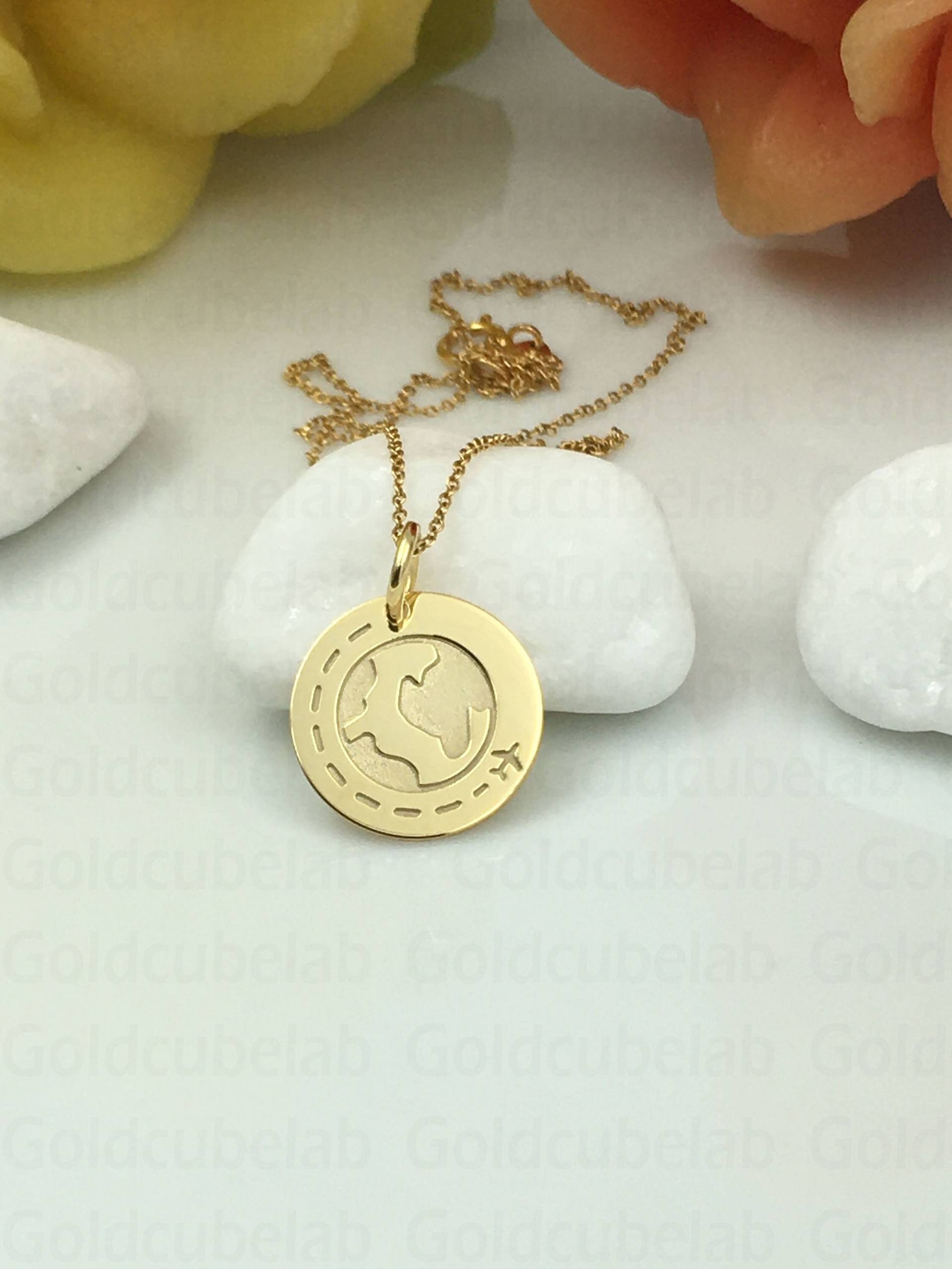 Echt 14K Solid Gold Reise Flugzeug Halskette, Personalisierte Anhänger, Charm Schmuck, Disc von GoldCubeLab