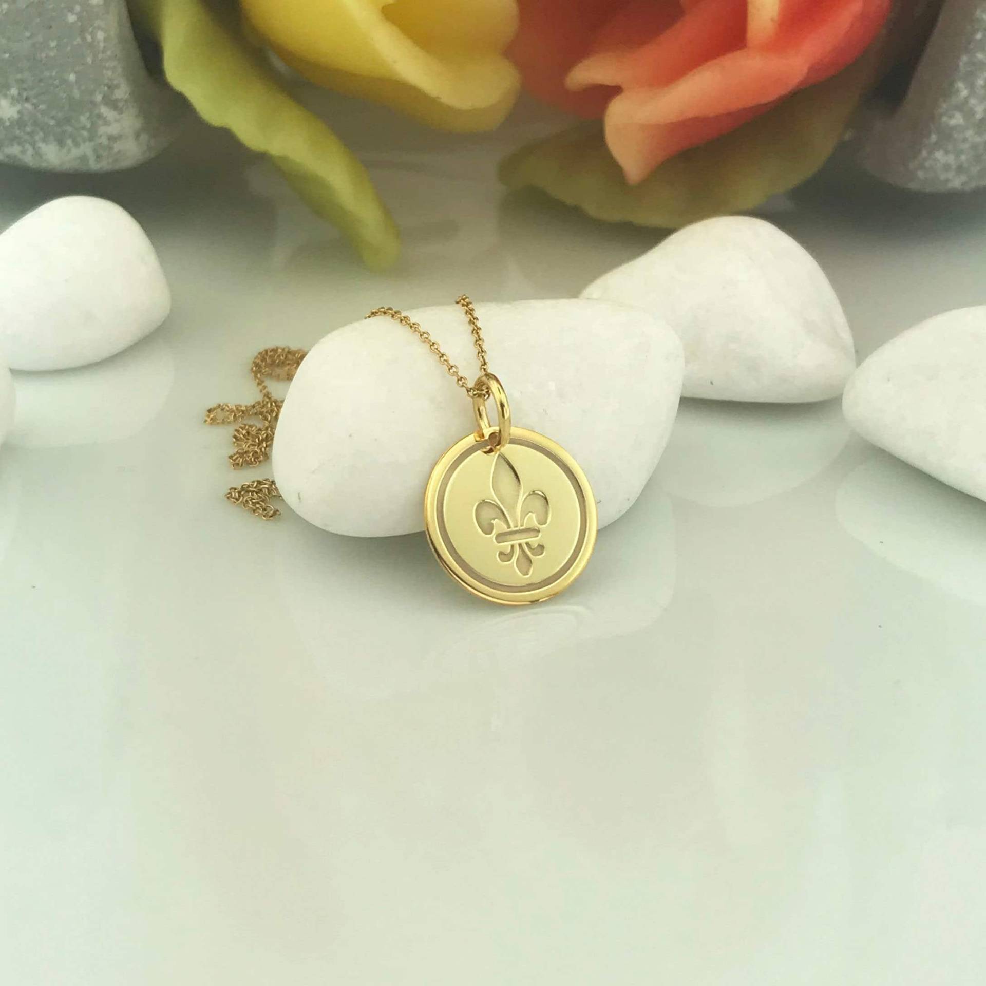 Echte 14K Solid Gold Fleur De Lis Halskette, Personalisierte Anhänger, Zierliche Charm Schmuck, Heiliges Symbol Echte 14K Solid Gold Fleur De Lis Halskette, Personalisierte Anhänger, Zierliche Charm Schmuck, Heiliges Symbol von GoldCubeLab