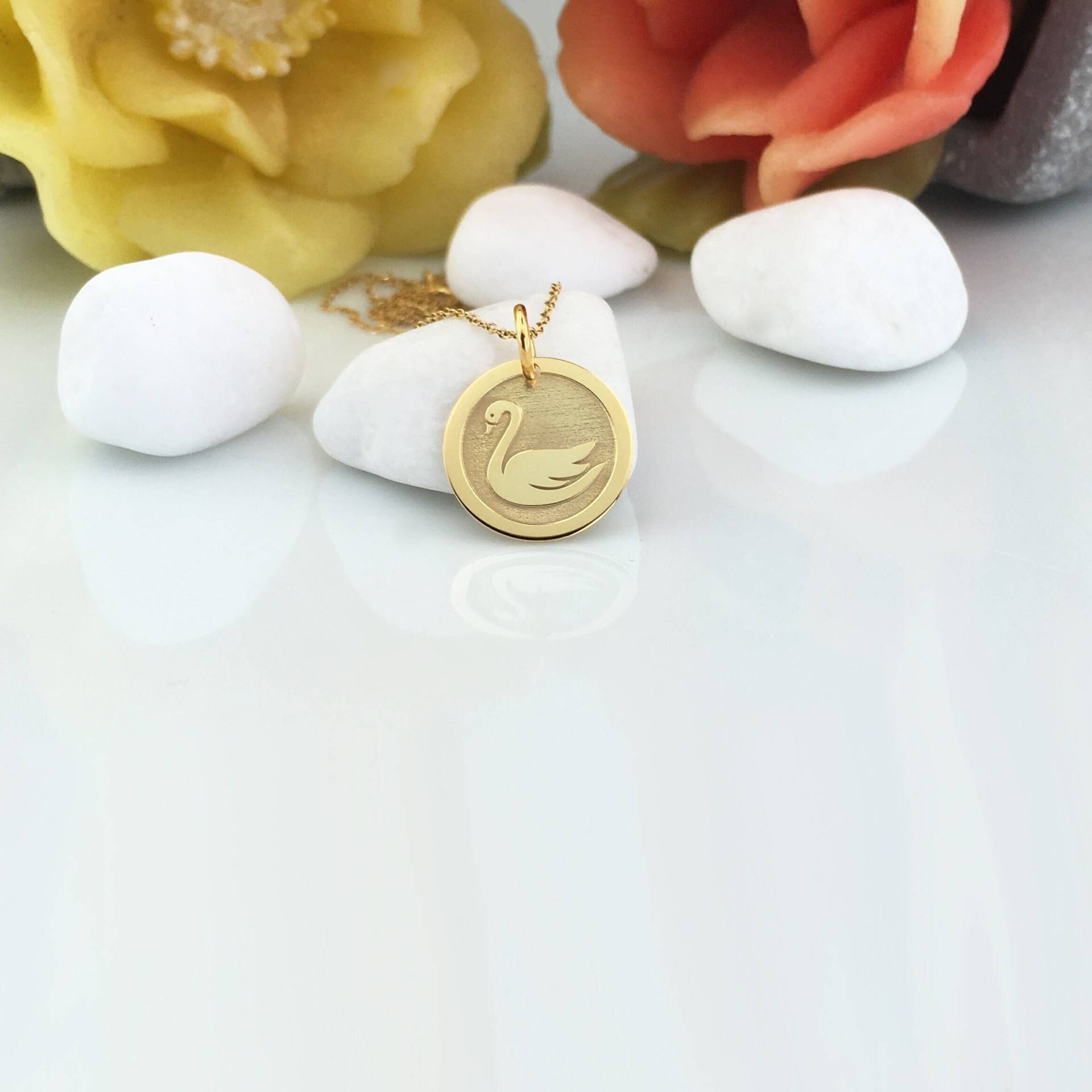 Echte 14K Solid Gold Schwan Halskette, Personalisierte Anhänger, Zierliche Schmuck, Tier Anhänger Disc, Charme Echte 14K Solid Gold Schwan Halskette, Personalisierte Anhänger, Zierliche Schmuck, Tier Anhänger Disc, Charme von GoldCubeLab