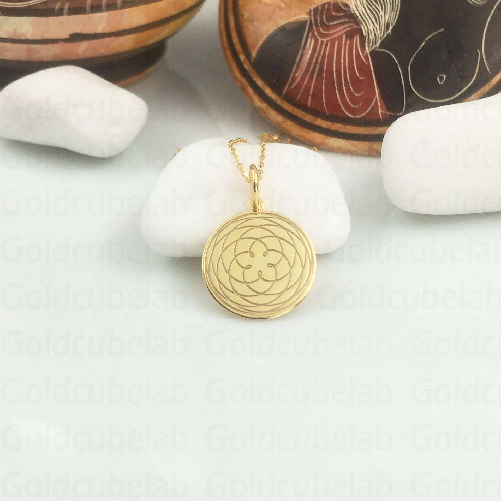 Echte 14K Solid Gold Venus Halskette, Personalisierte Anhänger, Zierliche Blume Münze Schmuck, Charm Des Lebens von GoldCubeLab