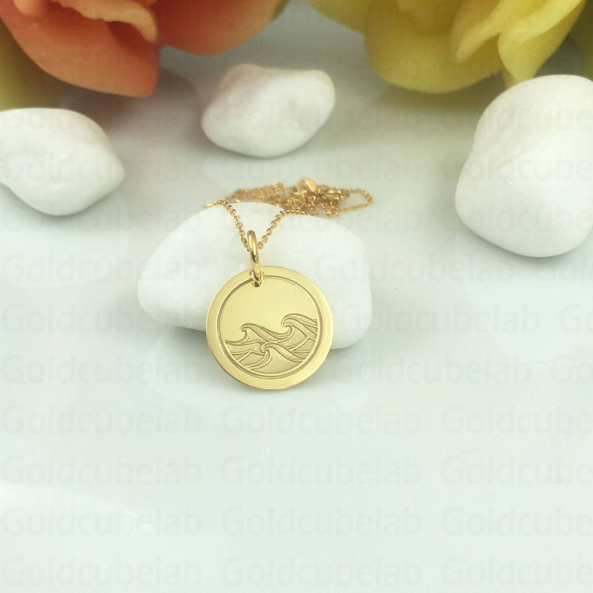 Echte 14K Solid Gold Wave Halskette, Personalisierte Anhänger, Ocean Waves Surfer Schmuck, Sea Lover Halskette Echte 14K Solid Gold Wave Halskette, Personalisierte Anhänger, Ocean Waves Surfer Schmuck, Sea Lover Halskette von GoldCubeLab