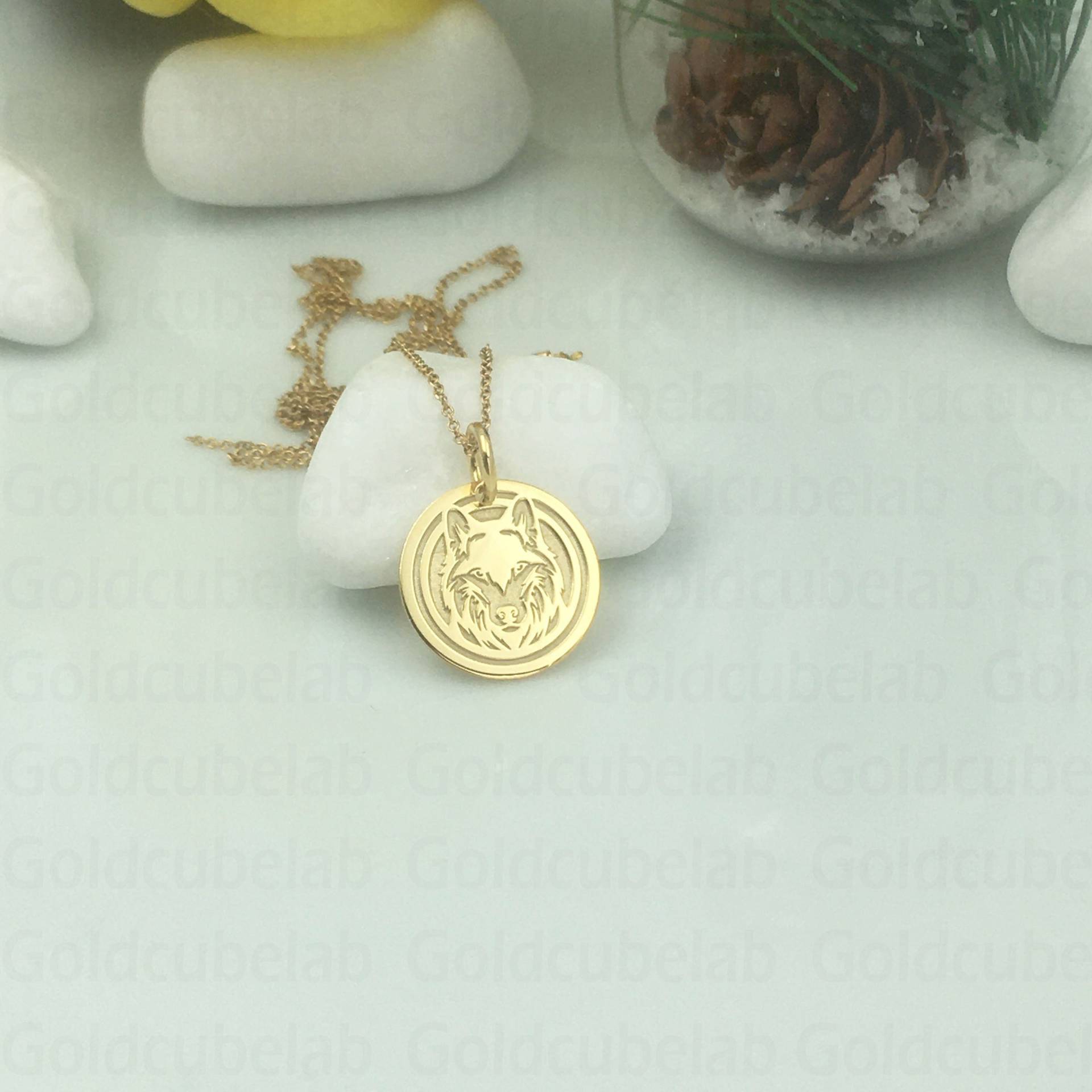Echte 14K Solid Gold Wolf Halskette, Personalisierte Anhänger, Münze Tier Schmuck, Benutzerdefinierte Charm Anhänger Echte 14K Solid Gold Wolf Halskette, Personalisierte Anhänger, Münze Tier Schmuck, Benutzerdefinierte Charm Anhänger von GoldCubeLab