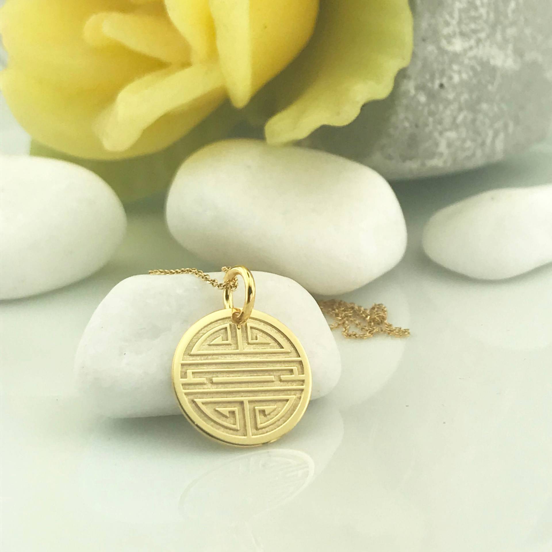 Echte 14K Solid Gold Wufu Halskette, Personalisierte Anhänger, Zierliche Disc Religiöse Segen Anhänger von GoldCubeLab