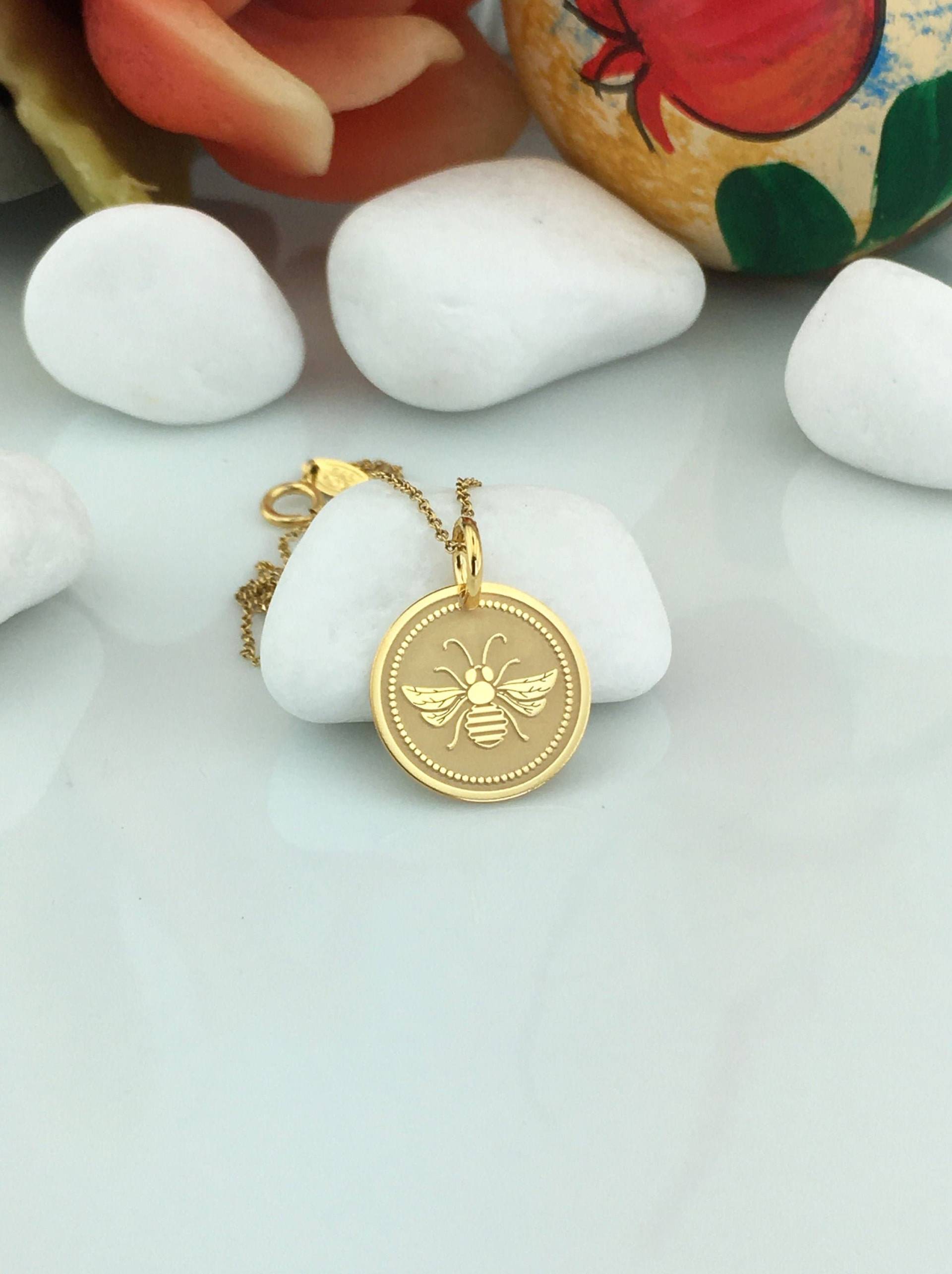 Echte 14K Solide Gold Biene Halskette, Personalisierte Honigbiene Anhänger, Schmuck, Überlagerte Goldhonigbiene Charme Disc Anhänger Echte 14K Solide Gold Biene Halskette, Personalisierte Honigbiene Anhänger, Schmuck, Überlagerte Goldhonigbiene Charme Disc Anhänger von GoldCubeLab