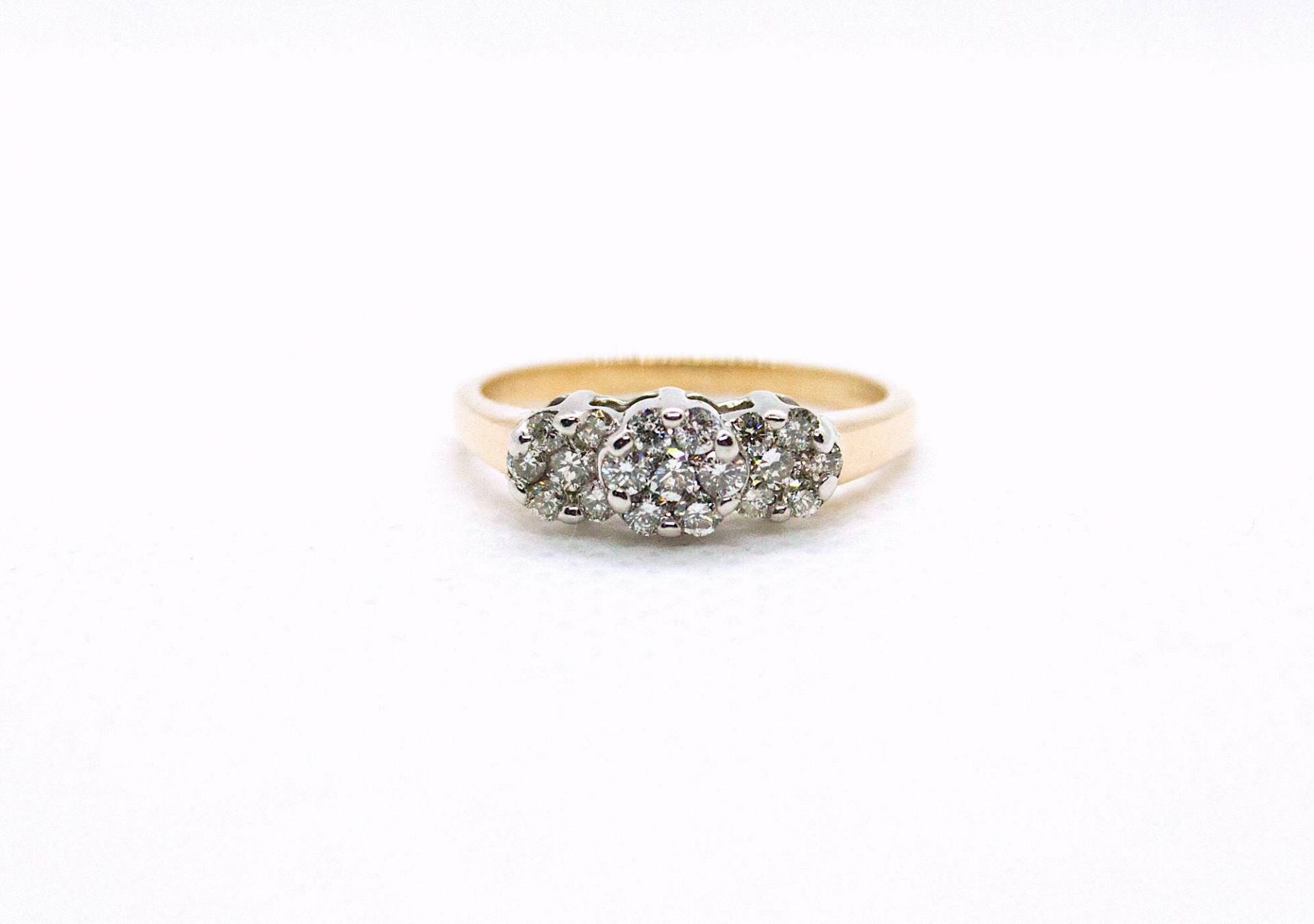 14 Karat Gold Dreifach Cluster Ring 14 Karat Gold Dreifach Cluster Ring von GoldCuriosityShop