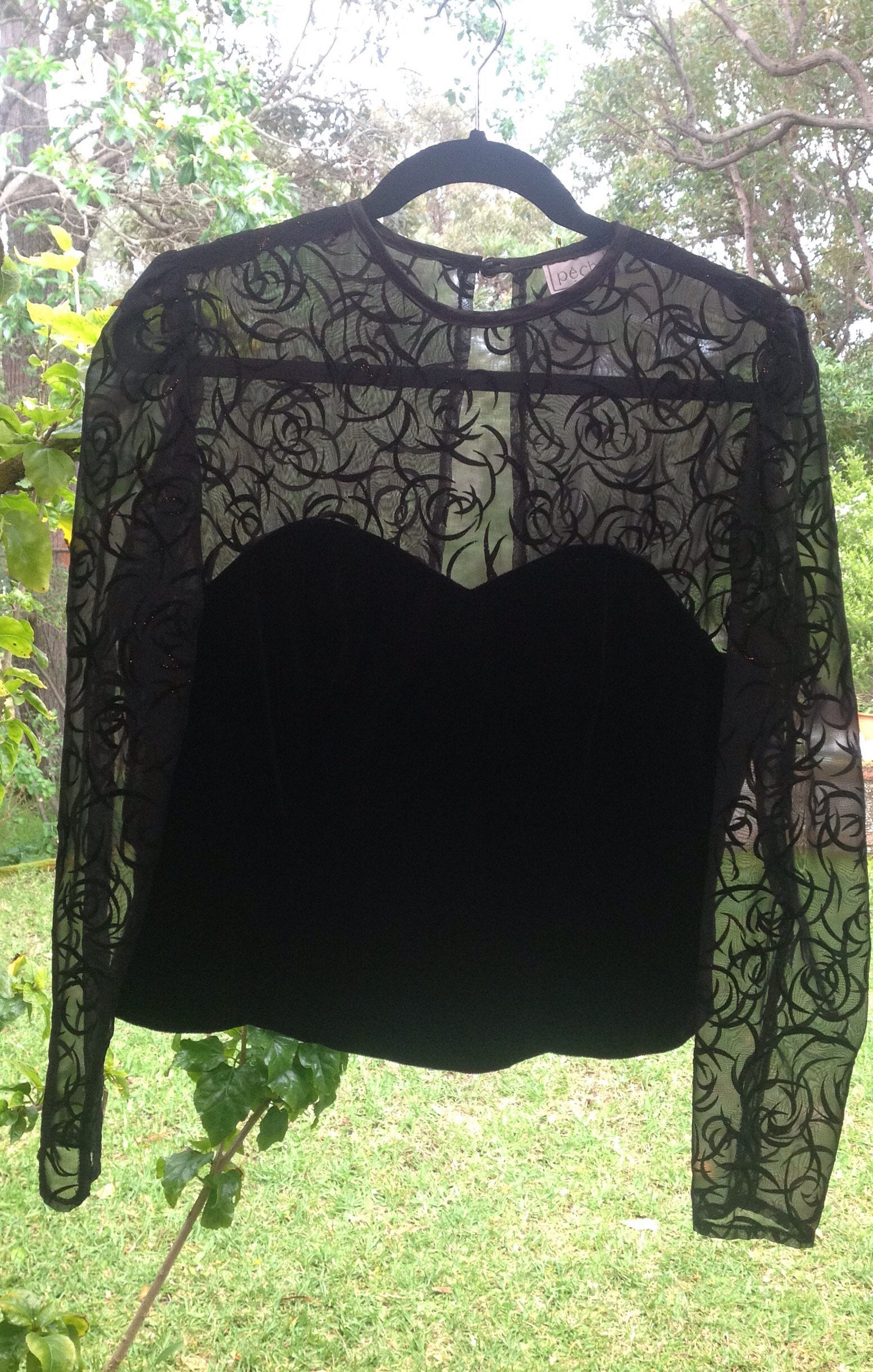 80Er Samt Ausbrenner Top, Schwarz, Lange Ärmel, Beflockt, Hinten Zum Knöpfen. Disco Gothic Steam Punk Small/Medium von GoldFeverVintage