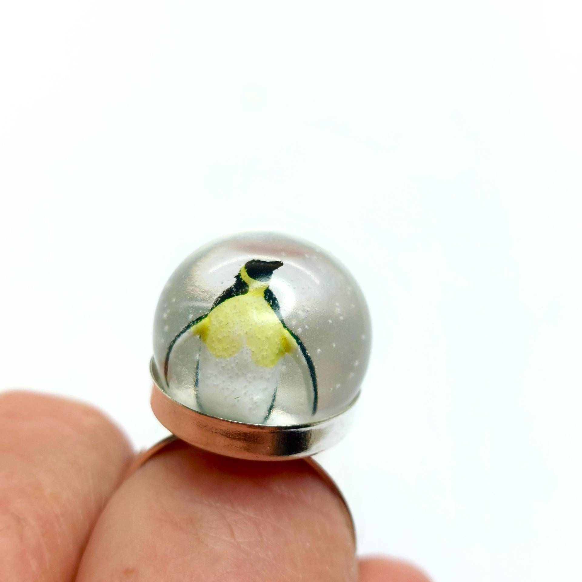 Pinguin Diorama Ring Miniatur Schneekugel Schmuck Pinguin Diorama Ring Miniatur Schneekugel Schmuck von GoldFingerBarcelona