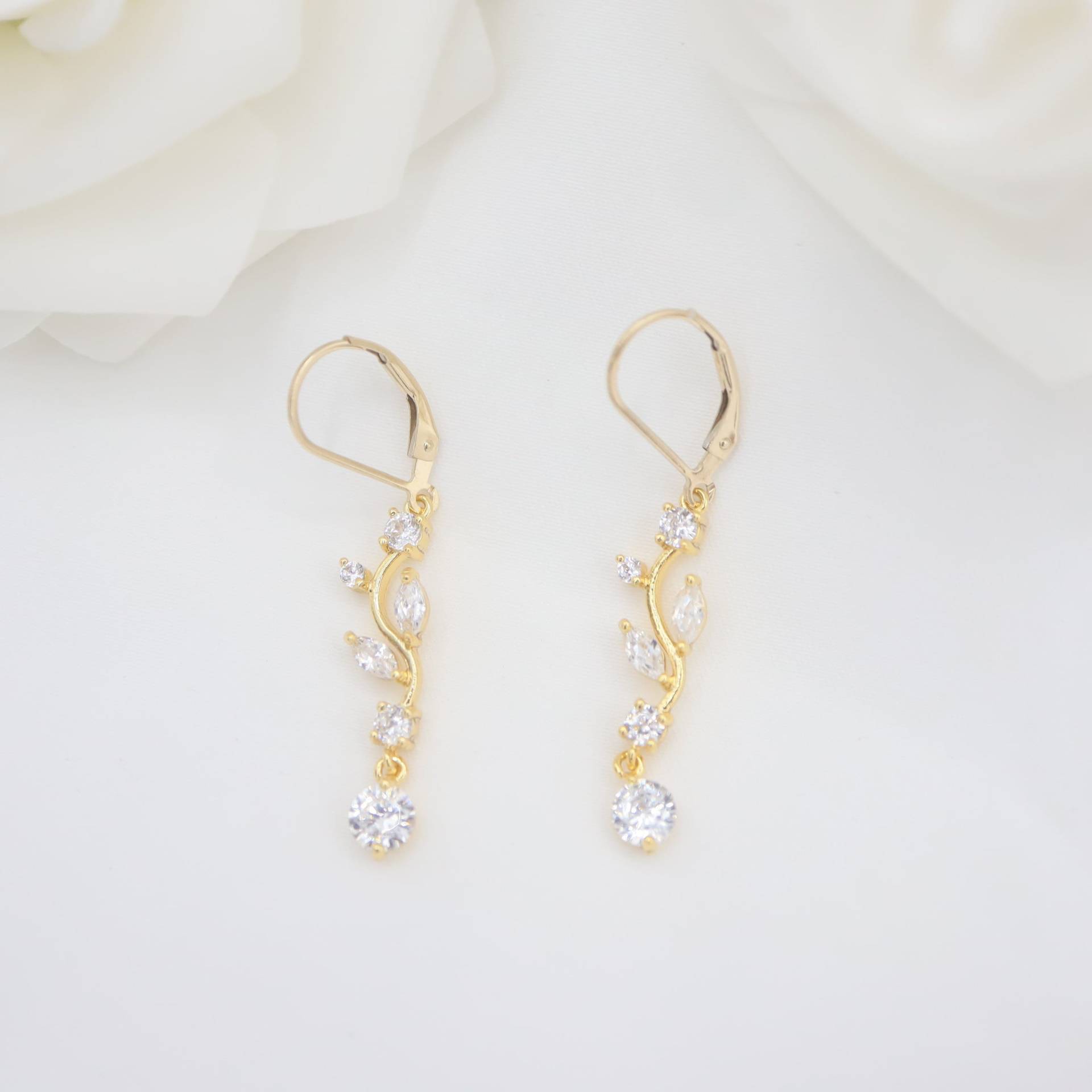 Diamant Olivenblatt Rebe Ohrringe, Marquise Diamanten, Cz Zirkonia, 14K Gold Filled, Braut, Brautjungfer Geschenk, Hochzeit Party Schmuck Diamant Olivenblatt Rebe Ohrringe, Marquise Diamanten, Cz Zirkonia, 14K Gold Filled, Braut, Brautjungfer Geschenk, Hochzeit Party Schmuck von GoldGaloreJewelry