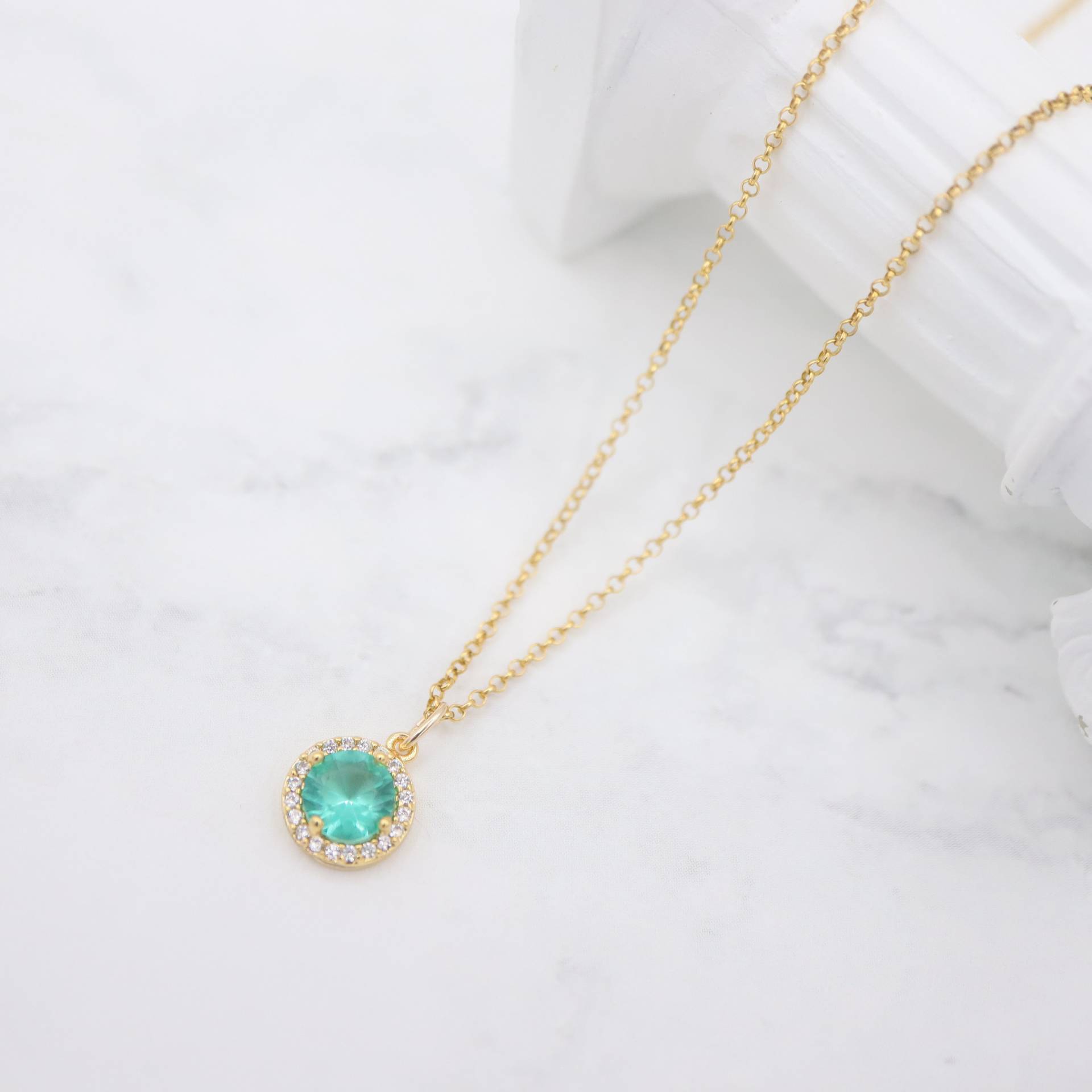 Zierliche Runde Smaragd Diamant Halo Anhänger Halskette, Cz Zirkonia, 14K Gold Gefüllt, Hochzeitsfeier Schmuck, Braut, Brautjungfer Geschenk Zierliche Runde Smaragd Diamant Halo Anhänger Halskette, Cz Zirkonia, 14K Gold Gefüllt, Hochzeitsfeier Schmuck, Braut, Brautjungfer Geschenk von GoldGaloreJewelry