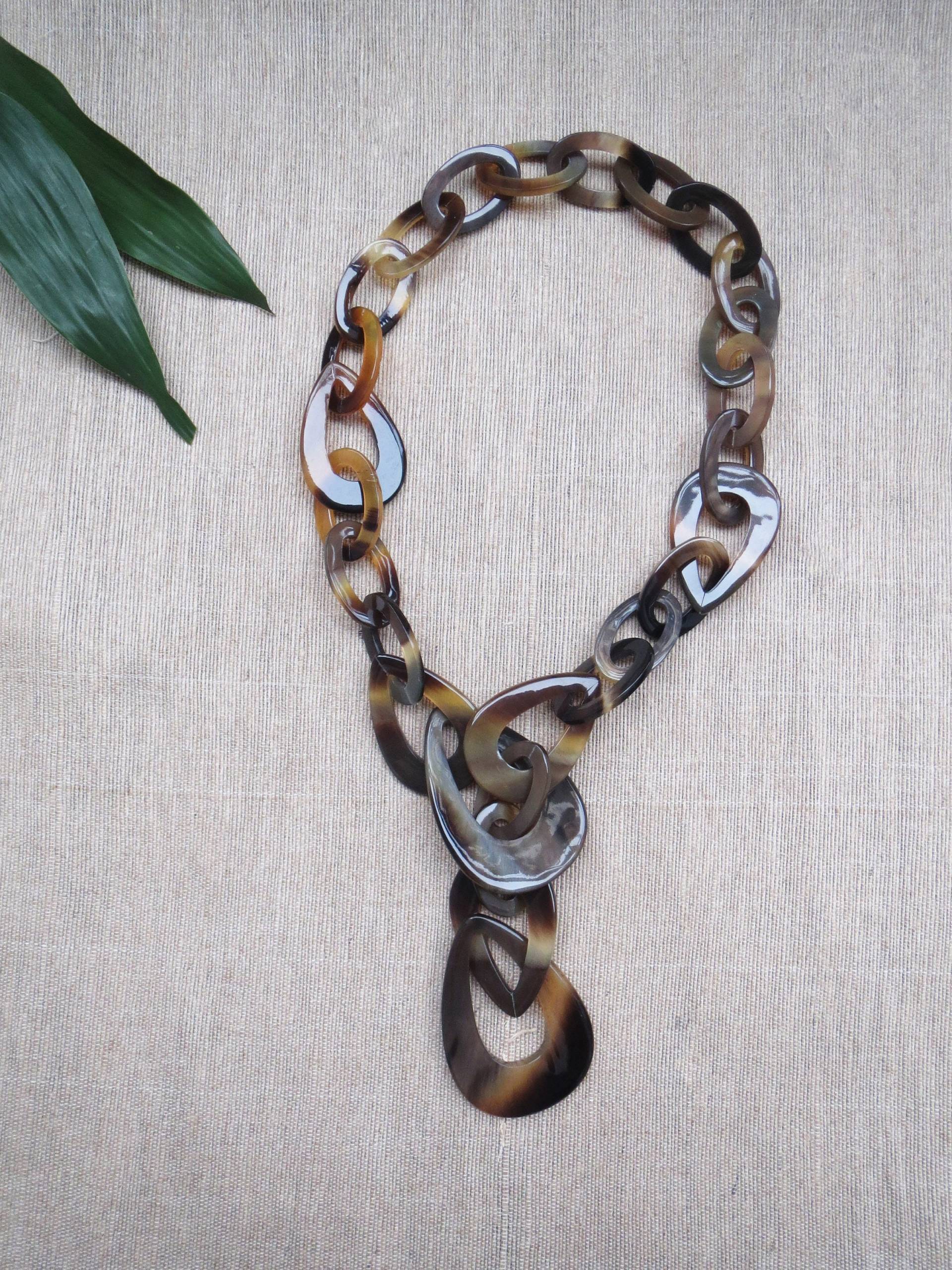 Lange Halskette, Klobige Kettenhalskette, Horn-Halskette, Braune Lange Gliederketten-Halskette, Kettenschmuck, 84 cm Länge Lange Halskette, Klobige Kettenhalskette, Horn-Halskette, Braune Lange Gliederketten-Halskette, Kettenschmuck, 84 cm Länge von GoldGlimmers