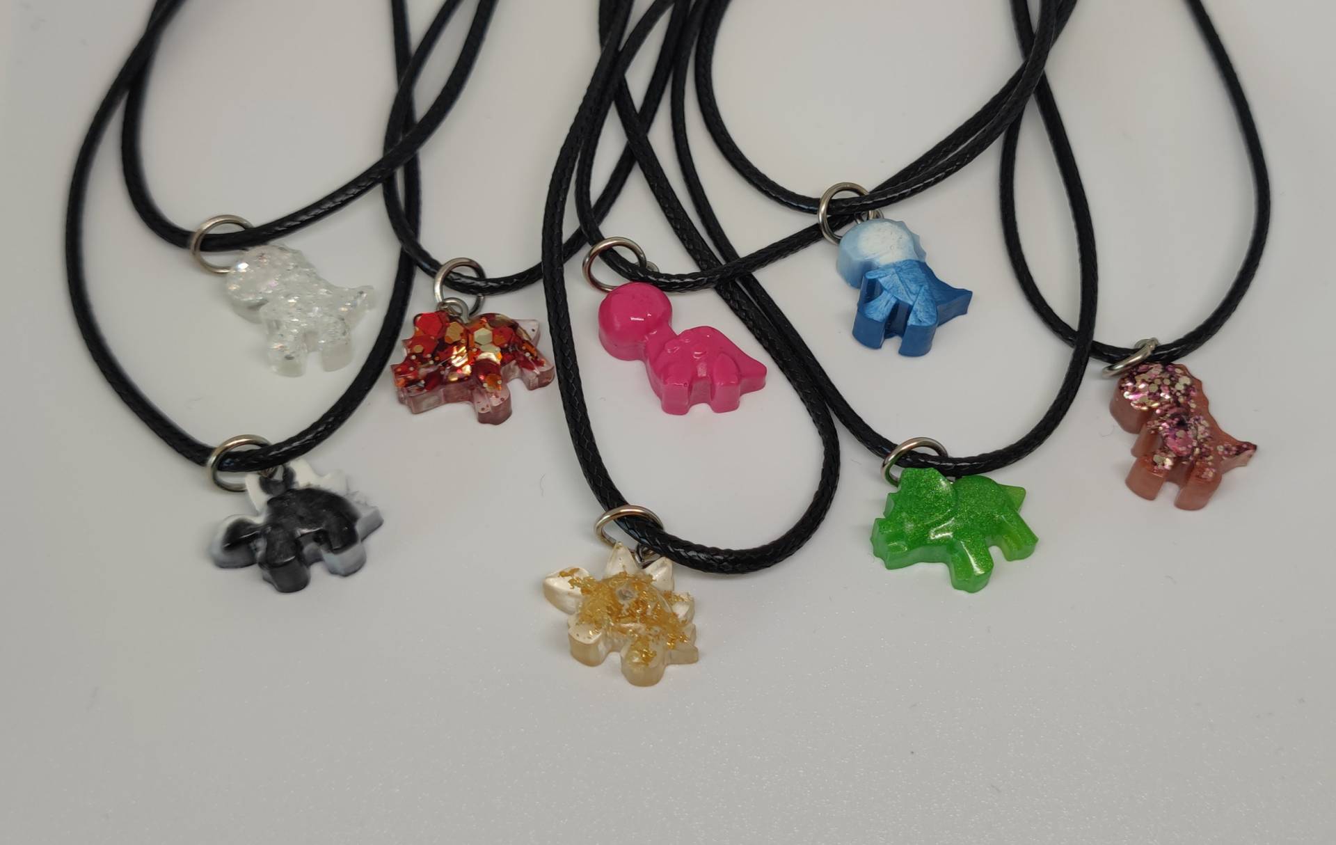 Dino Ketten/Schmuck von GoldLiebeResinArt