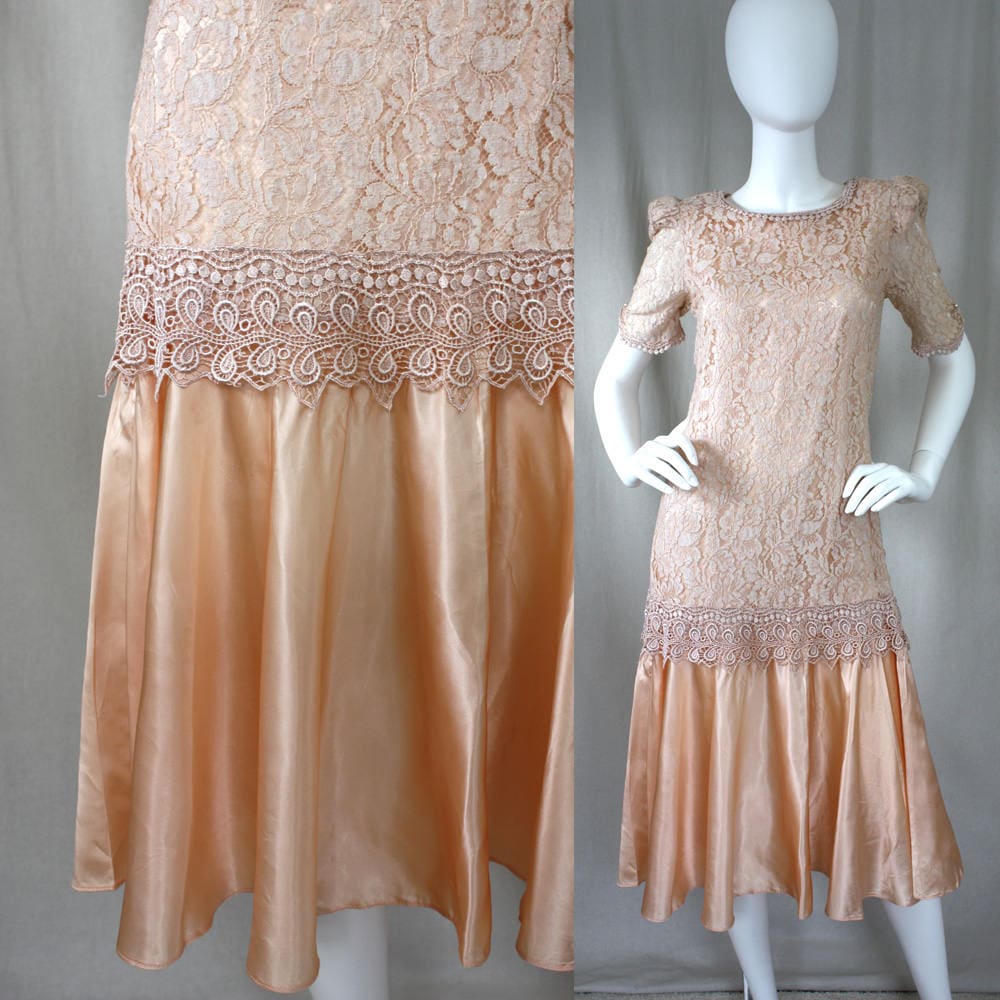 Jahrgang Erröten Spitzen & Seide Flapper Pfirsich Wiggle Kleid | 1980Er Jahre 20Er Revival S Jahrgang Erröten Spitzen & Seide Flapper Pfirsich Wiggle Kleid | 1980Er Jahre 20Er Revival S von GoldMoonVintage