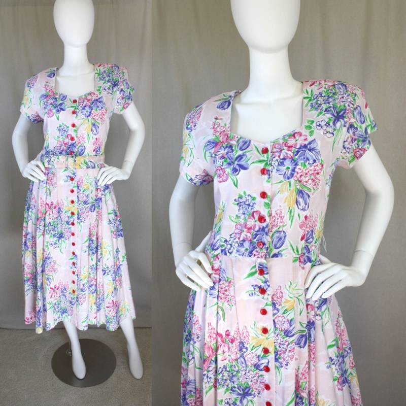 Vintage 80Er Jahre Pastell Rosa Blumen Schaukel Garten Partei Formal Tageskleid W/Taschen Gürtel Flieder Tulpen Blätter /Botanical | Medium Oder Vintage 80Er Jahre Pastell Rosa Blumen Schaukel Garten Partei Formal Tageskleid W/Taschen Gürtel Flieder Tulpen Blätter /Botanical | Medium Oder von GoldMoonVintage