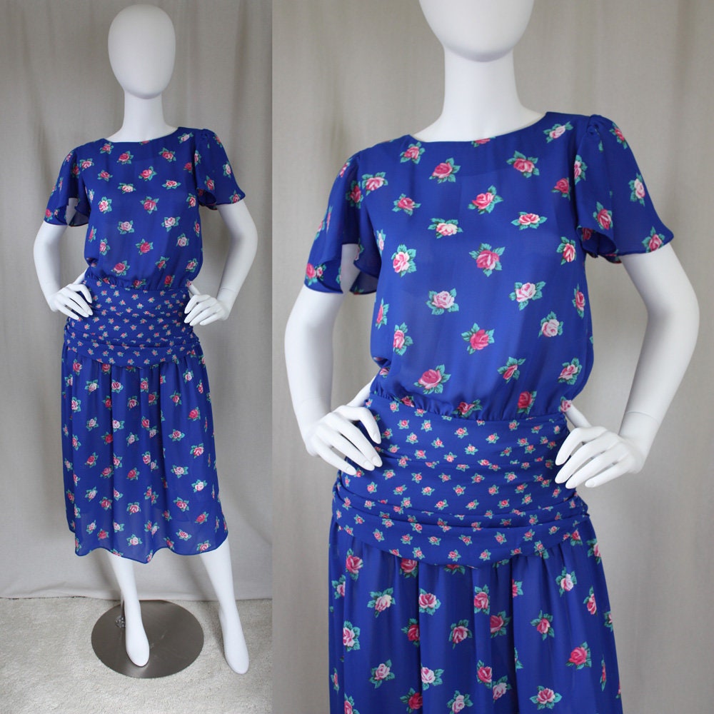Vtg Kobaltblau & Rosa Rosen Floral Flattern Ärmel Semi-Transparente Midi Kleid | Klein Vtg Kobaltblau & Rosa Rosen Floral Flattern Ärmel Semi-Transparente Midi Kleid | Klein von GoldMoonVintage