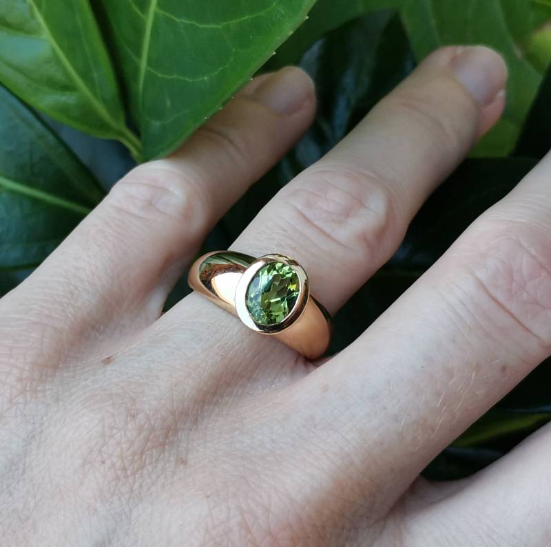 18K Gold Peridot Ring, Us Größe 5 3/4 von GoldRingClub