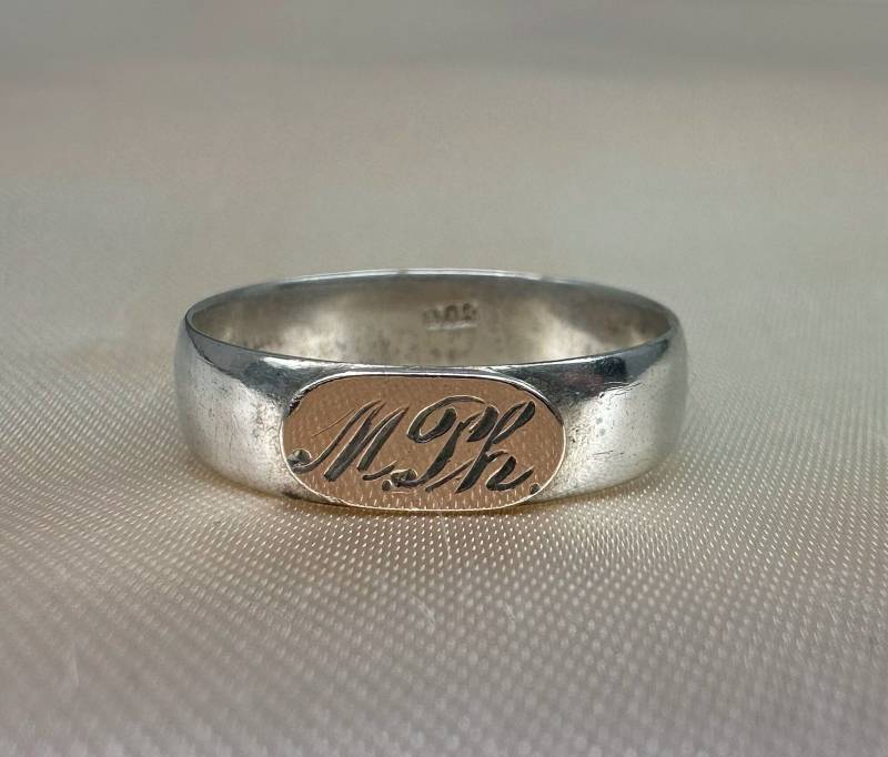 Antiker, Deutscher Ring, Silberband, Initialen "Mph', Us Größe 8 von GoldRingClub