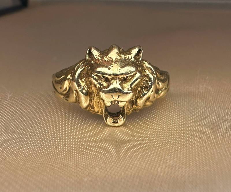 Antiker 333 Gold Löwe Ring Deutsches Sternzeichen Statement Ring, Größe 10 von GoldRingClub