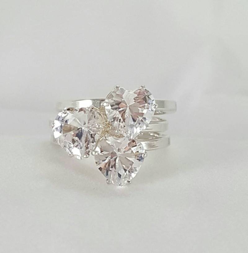Weiß Saphir Herzförmige | Lab Erstellt 8mm Sterlingsilber Stapeln Ringe Set von GoldSilverAndGems