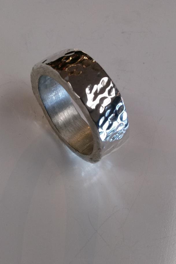 Solide 925 Sterling Silber, Auf Bestellung Handgeschmiedet Ring, Chunky Und Schwer, 8Mm X 2, 8 Mm, Größe 10 1/2 Solide 925 Sterling Silber, Auf Bestellung Handgeschmiedet Ring, Chunky Und Schwer, 8Mm X 2, 8 Mm, Größe 10 1/2 von GoldSilvermetalworks